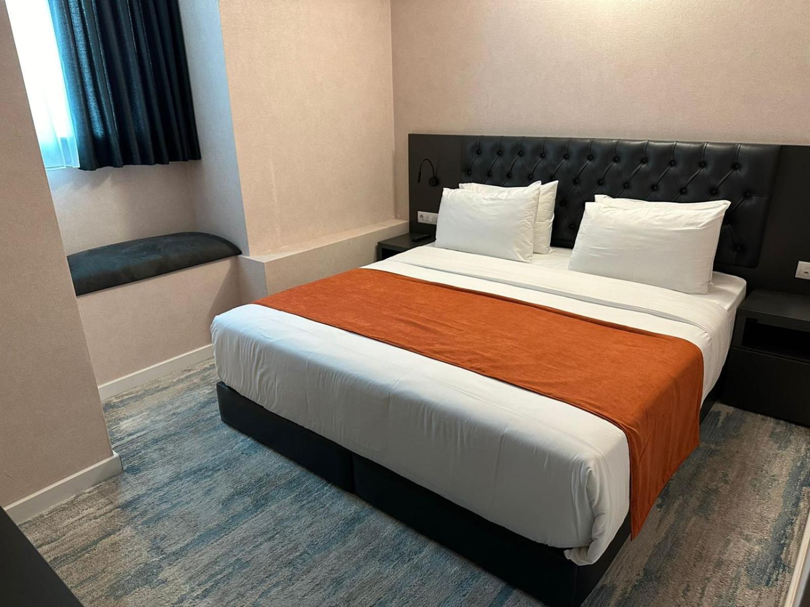 M 1 T Hotel تبليسي المظهر الخارجي الصورة