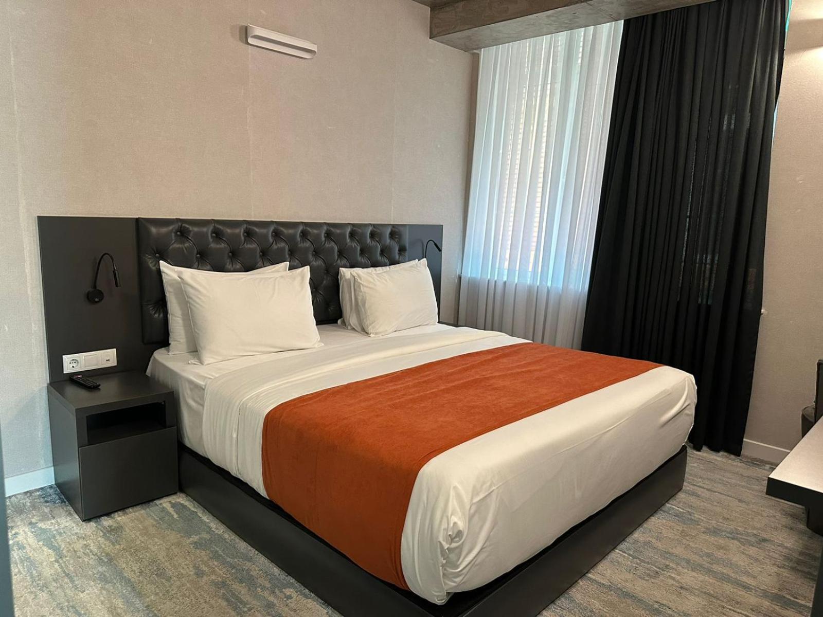 M 1 T Hotel تبليسي المظهر الخارجي الصورة