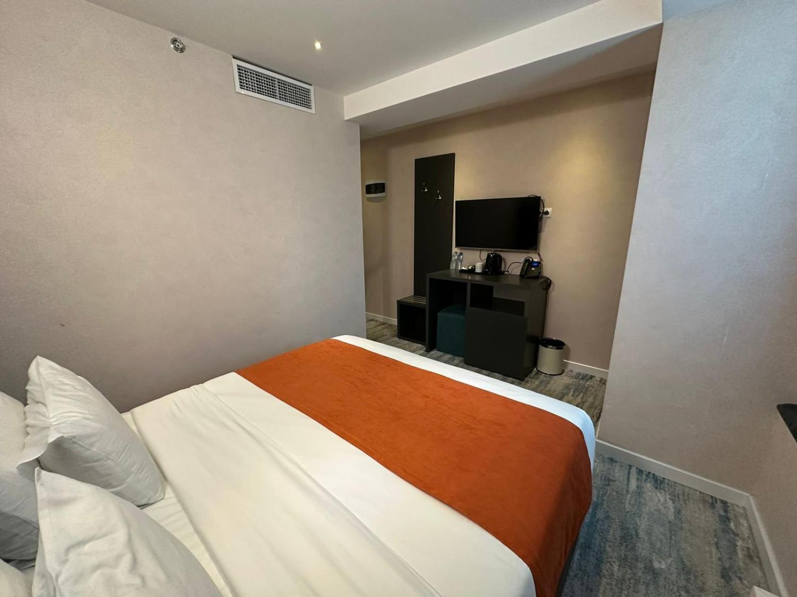M 1 T Hotel تبليسي المظهر الخارجي الصورة