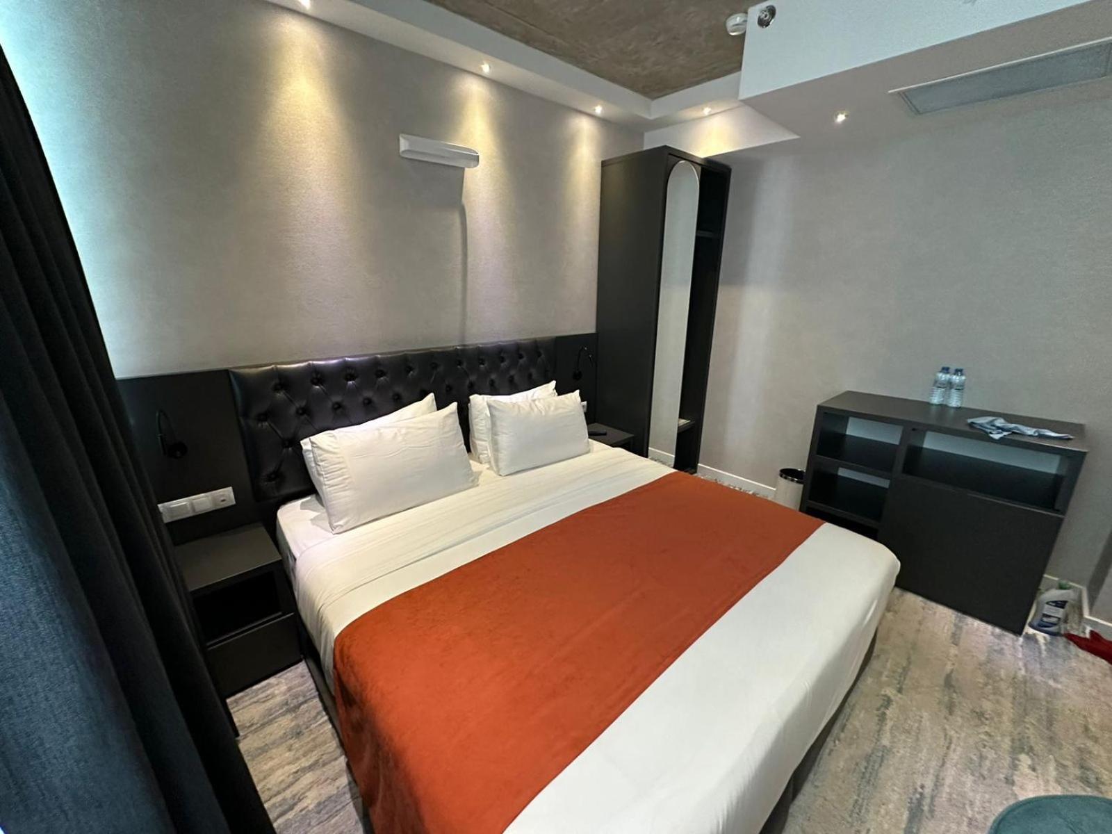 M 1 T Hotel تبليسي المظهر الخارجي الصورة