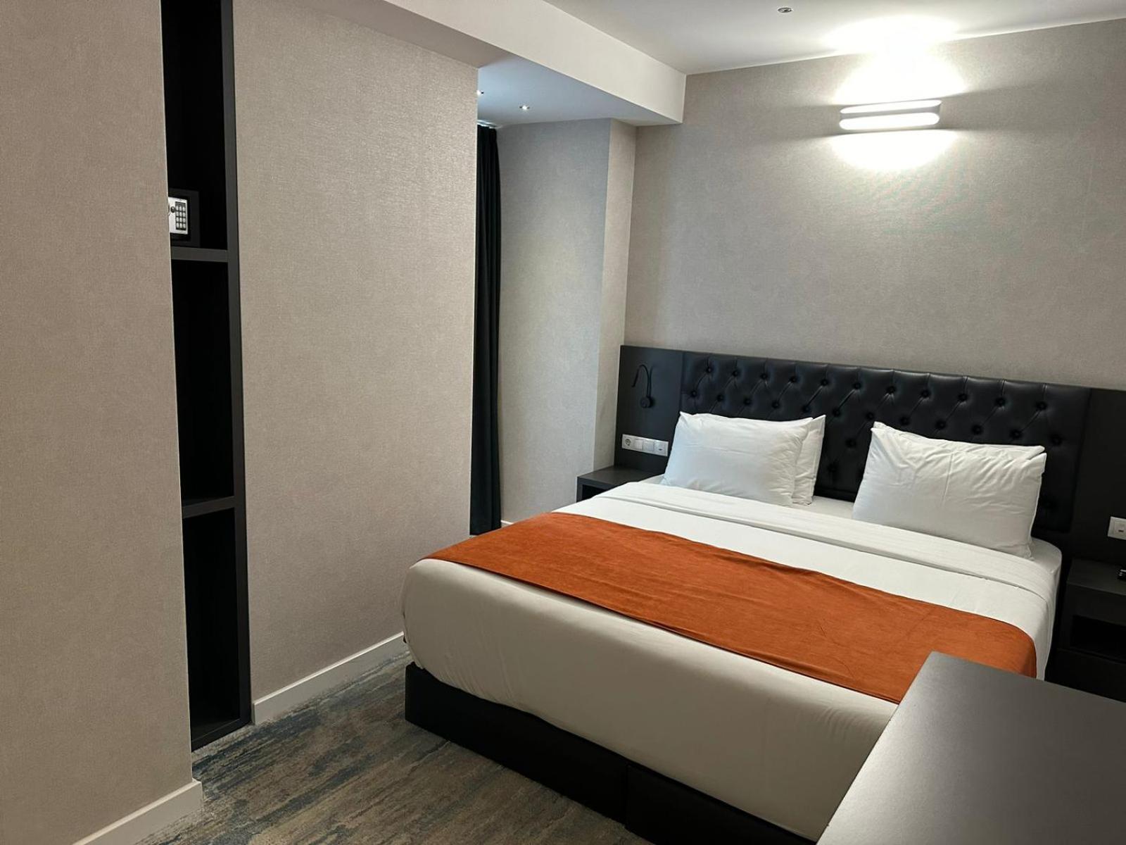 M 1 T Hotel تبليسي المظهر الخارجي الصورة