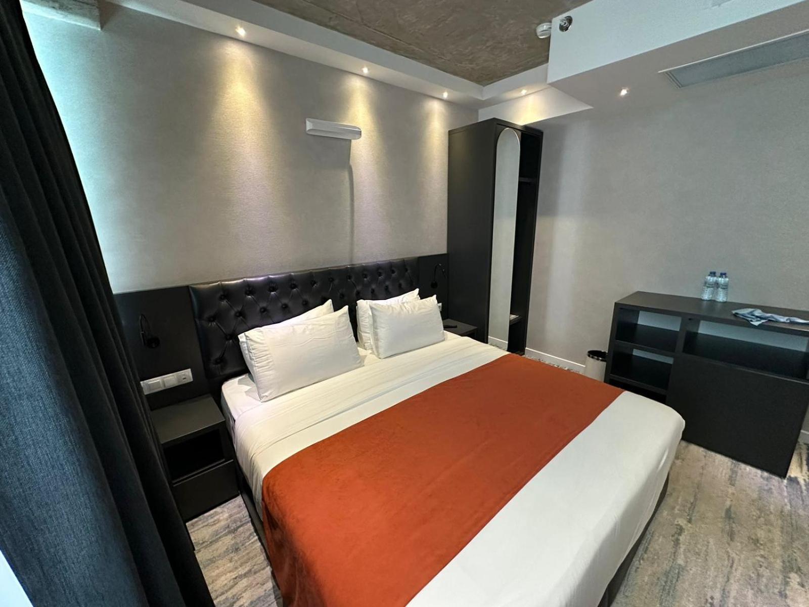 M 1 T Hotel تبليسي المظهر الخارجي الصورة