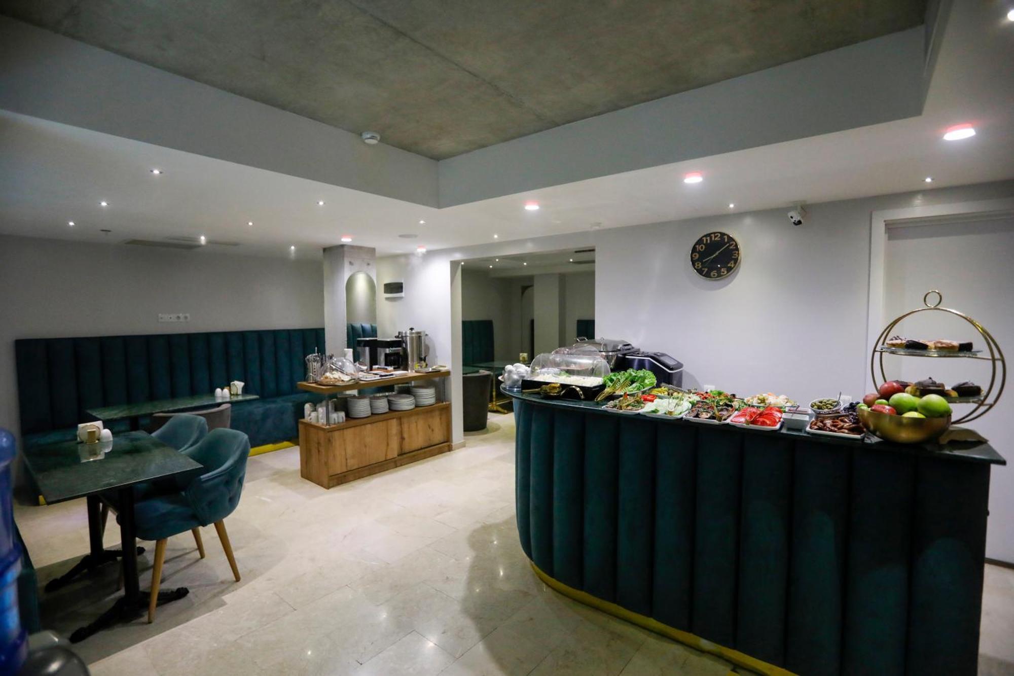 M 1 T Hotel تبليسي المظهر الخارجي الصورة