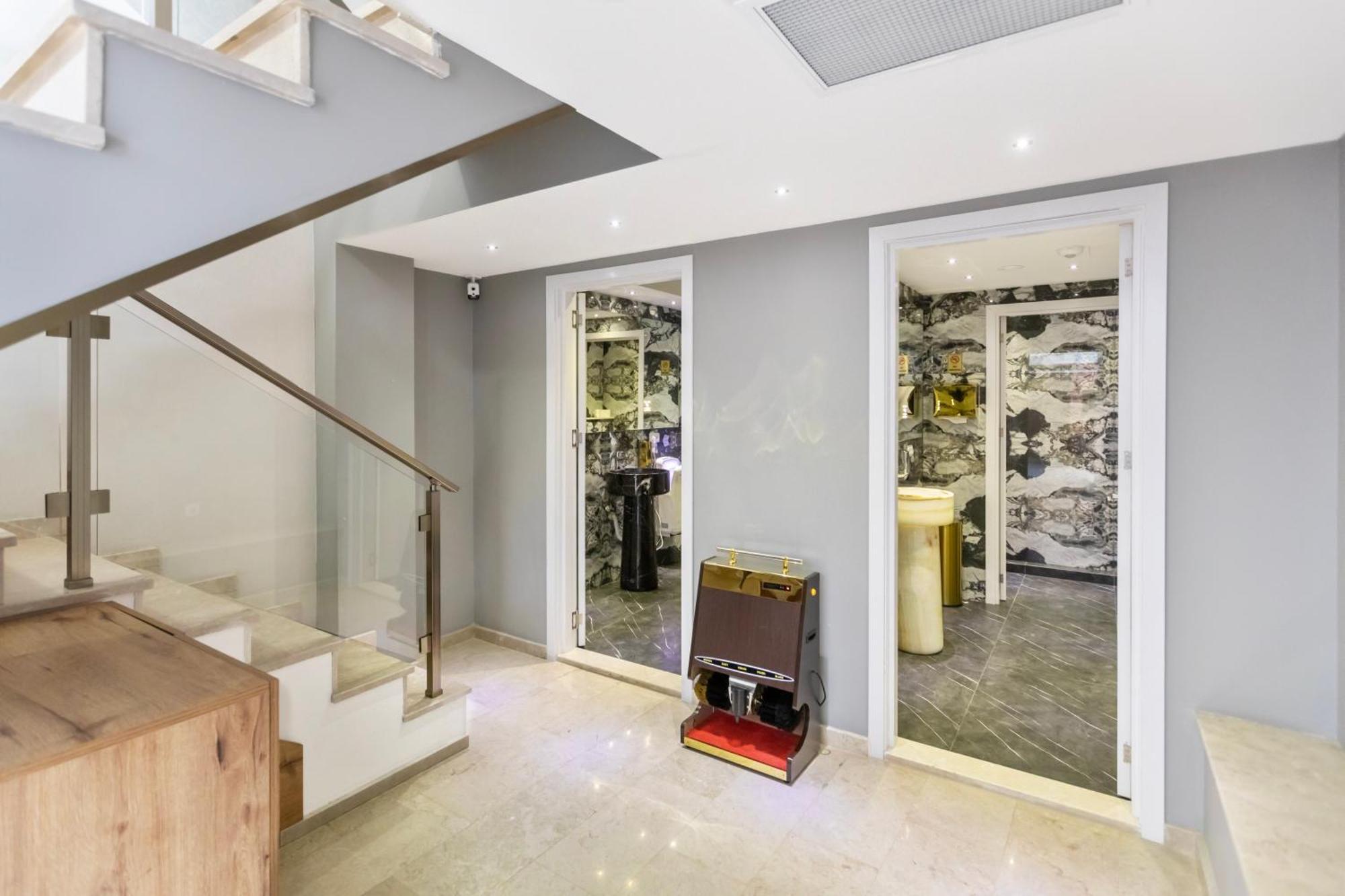 M 1 T Hotel تبليسي المظهر الخارجي الصورة