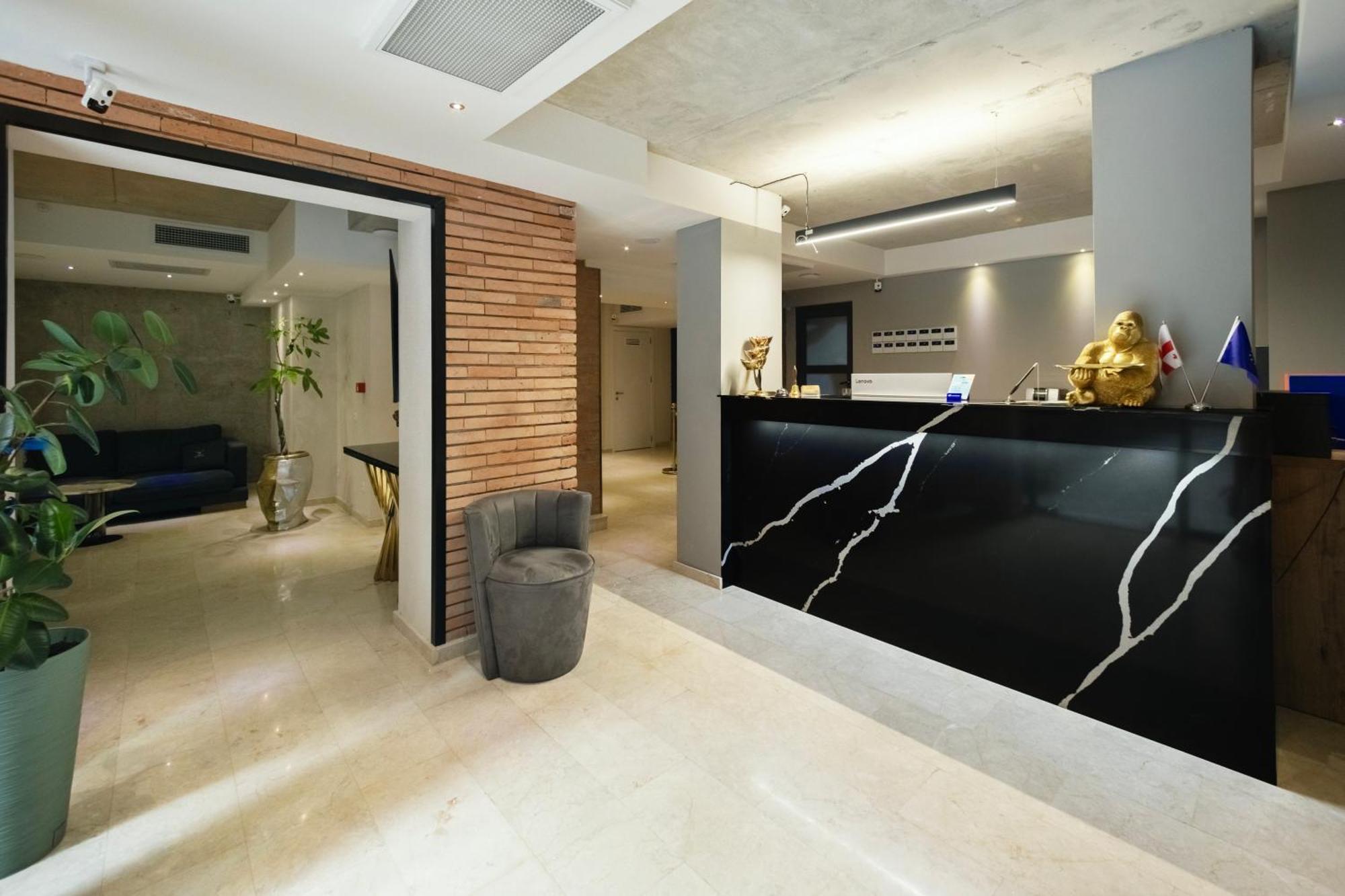 M 1 T Hotel تبليسي المظهر الخارجي الصورة