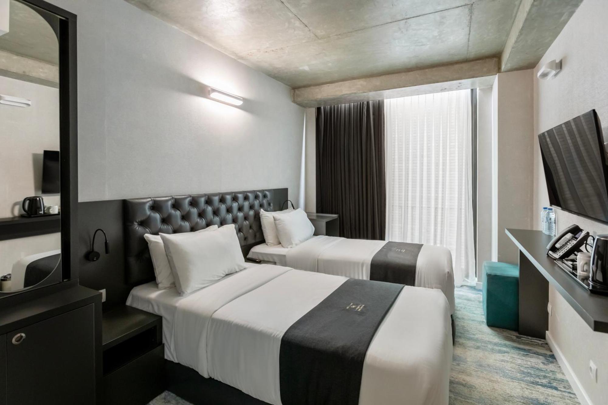 M 1 T Hotel تبليسي المظهر الخارجي الصورة