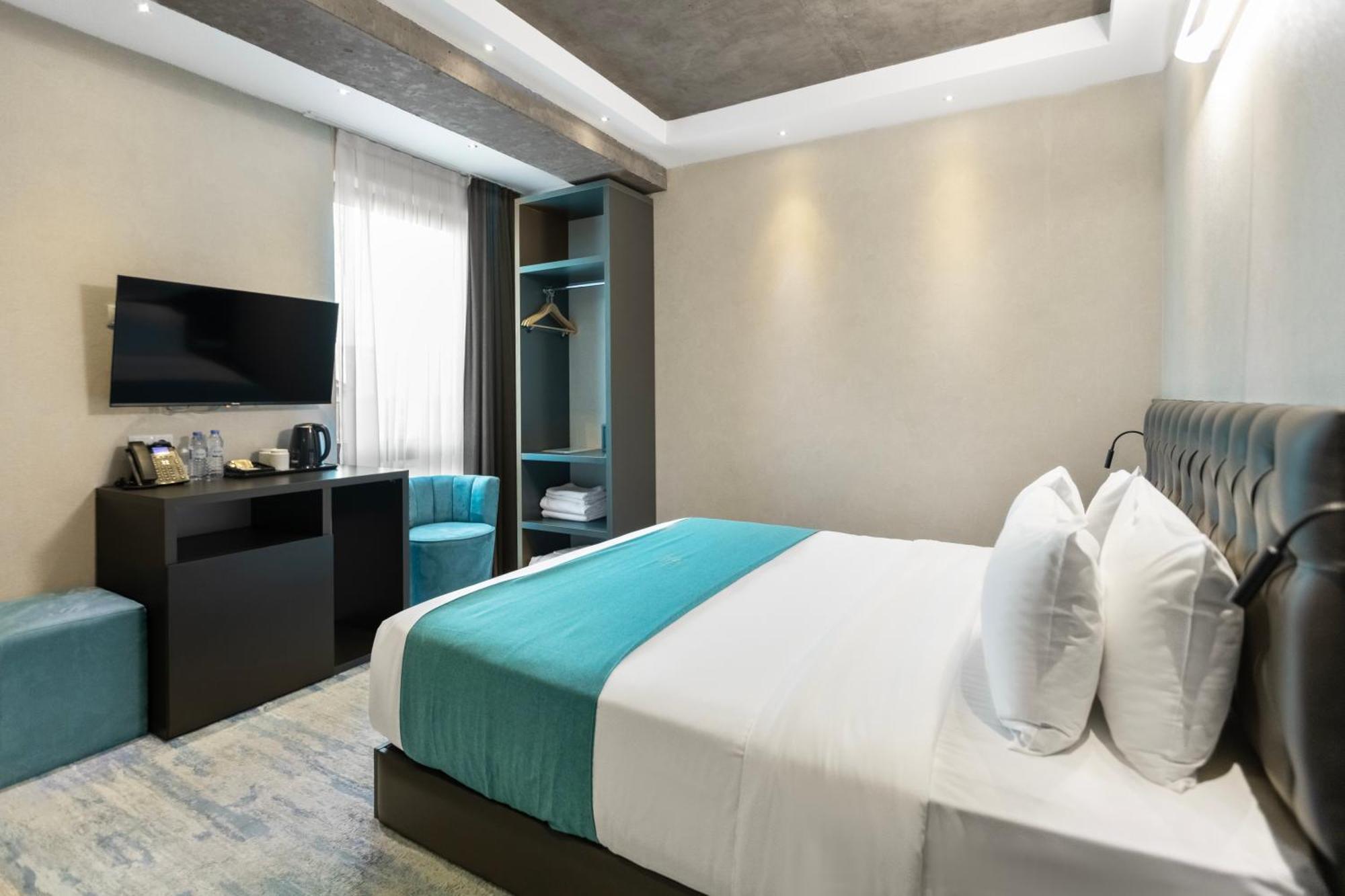 M 1 T Hotel تبليسي المظهر الخارجي الصورة