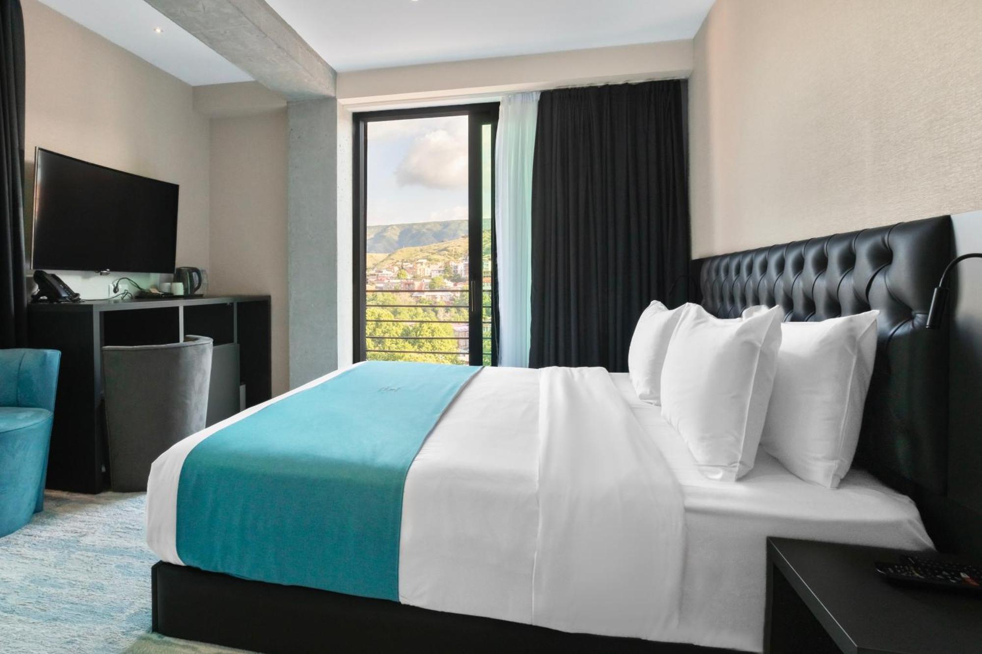 M 1 T Hotel تبليسي المظهر الخارجي الصورة