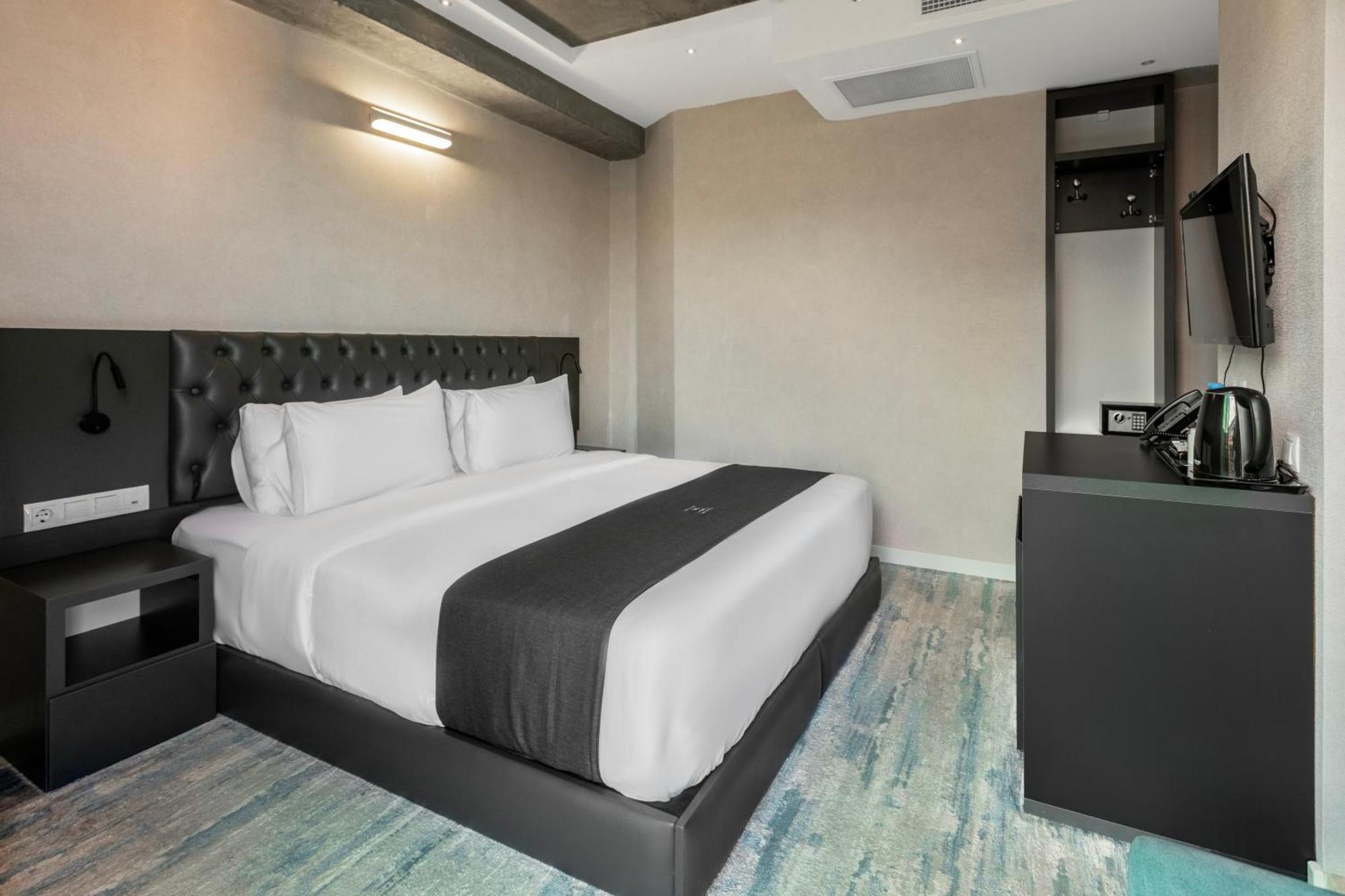 M 1 T Hotel تبليسي المظهر الخارجي الصورة