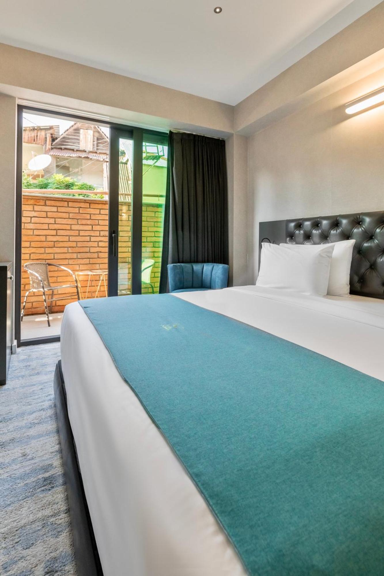 M 1 T Hotel تبليسي المظهر الخارجي الصورة