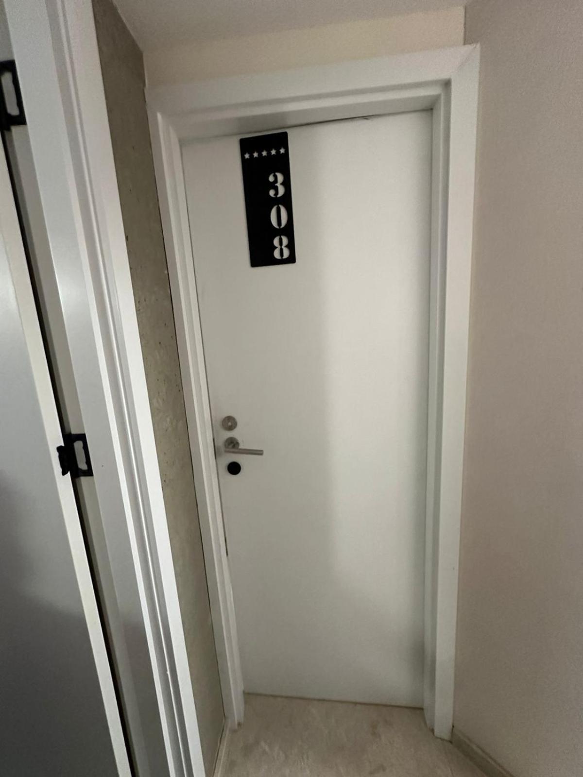 M 1 T Hotel تبليسي المظهر الخارجي الصورة